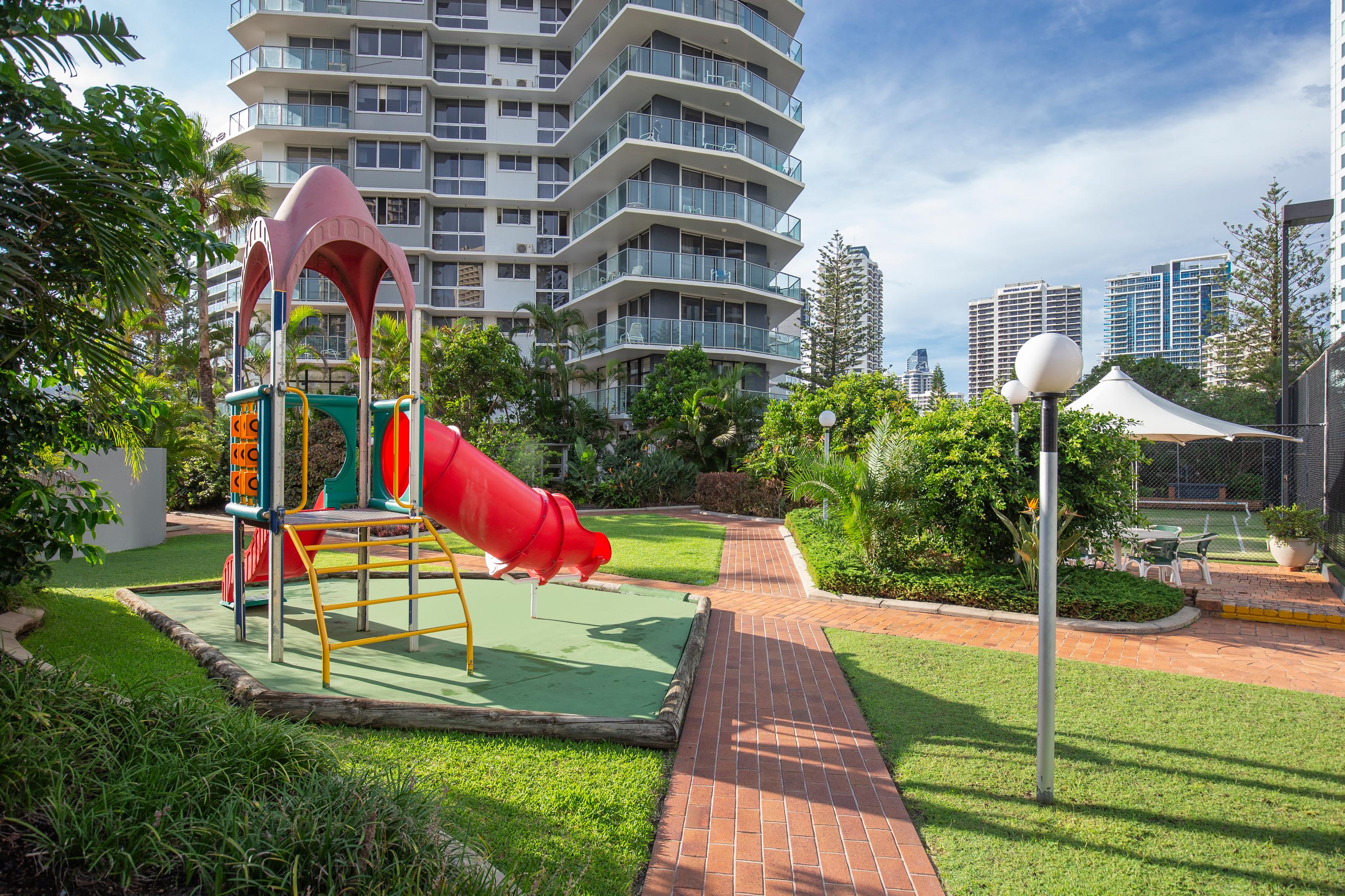 Breakfree Peninsula Aparthotel 4*